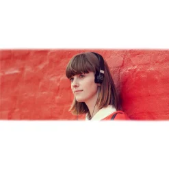 Bang & Olufsen - B&O Play Bang & Olufsen - B&O Play - Form 2i - Black - Lightweight and Ergonomic Retro Chic Designed Headphone - Avvenice^ Audio | Audio