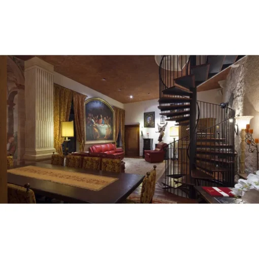 Castel Brando - Living in Court - 4 Days 3 Nights - Avvenice