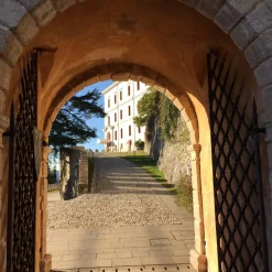 Castel Brando - Living in Court - 4 Days 3 Nights - Avvenice