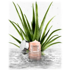 Clinique - Moisture Surge™ 72-Hour Auto-Replenishing Hydrator - Face Moisturizing - 15 ml - Luxury - Avvenice