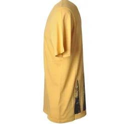 C.P. Company - Basic T-Shirt With Writing on The Front  - Yellow - T-Shirt - Luxury Exclusive Collection - Avvenice