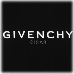 Givenchy - Black Logo Print T-Shirt - Exclusive Luxury Collection - Avvenice