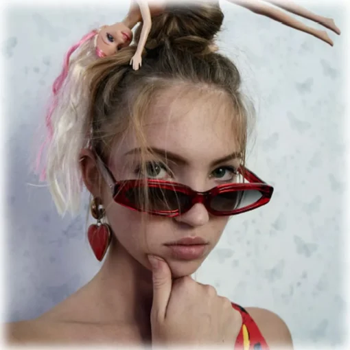 Linda Farrow - 960 C2 Angular Sunglasses - Red - Eyewear - Dazed Lila Moss Official - Avvenice