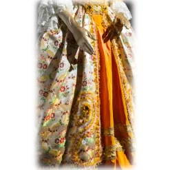 Venetian Reflections by Nicolao Nicolao Atelier - Woman Dress in Liseré Flowered - Historical Costume - 1700 - Made in Italy - Luxury Exclusive Collection - Avvenice
