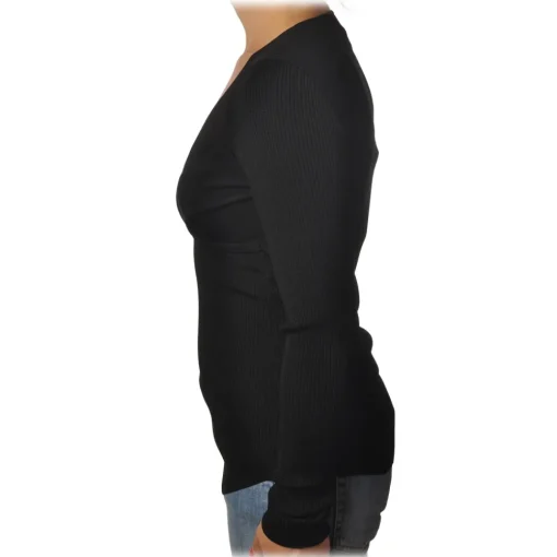 Pinko - Tight-fitting Sweater Ecco with V-neck - Black - Sweater - Made in Italy - Luxury Exclusive Collection - Avvenice^ Knitwears