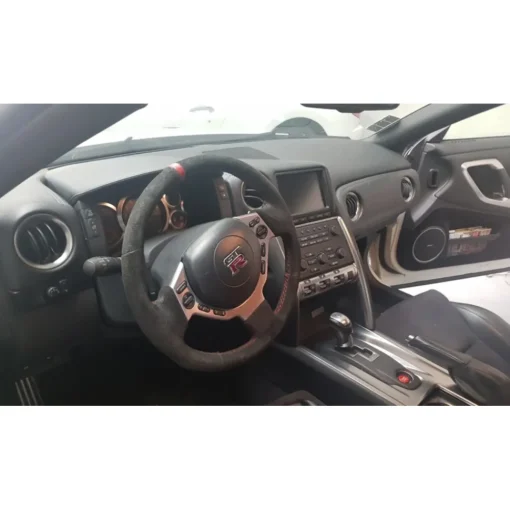 Rent Luxe Car - Nissan GT-R - Exclusive Luxury Rent - Avvenice