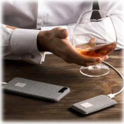 Revested Milano - Houndstooth - Power Bank - 4000 mAh - iPhone - Apple - Samsung - Artisan Fabric Cover - Avvenice^ Accessories