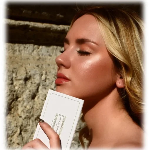 Secura Vanitas - Rome - Marble Highlighter - Illuminating - Gold - Luxury Collection - Face - Professional Make Up - Avvenice^ Make Up