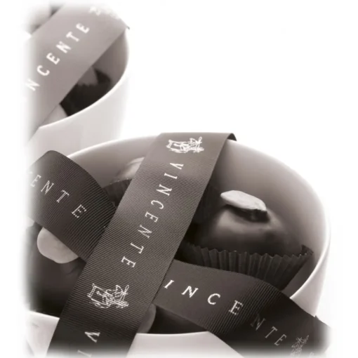 Vincente Delicacies - Classic Almond Cookies Covered With 70% Extra-Dark Chocolate - Ninfea Box - Avvenice^ Sweets