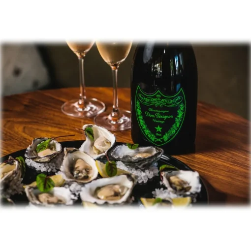 Wilde Wadoesters - Wild Oysters - 500 - Handpicked on the Wadden Sea - UNESCO World Heritage Site - Avvenice^ Caviar And Oysters