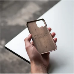 Woodcessories - Walnut / Cevlar Cover - iPhone 11 Pro - Wooden Cover - Eco Case - Ultra Slim - Cevlar Collection - Avvenice