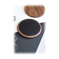 Woodcessories - Wireless Charging Station Dock Qi (10W) - Walnut & Leather - Real Wood Premium Eco Pad - iPhone - Samsung - Avvenice