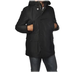 Woolrich - Technical Jacket of Goretex Technical Material - Black - Jacket - Luxury Exclusive Collection - Avvenice^ Jackets
