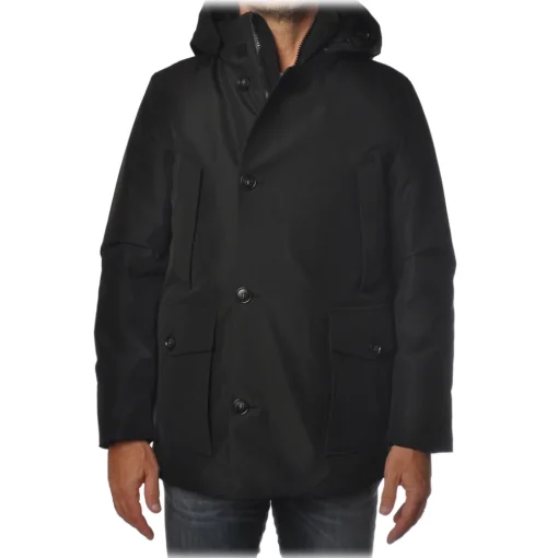Woolrich - Technical Jacket of Goretex Technical Material - Black - Jacket - Luxury Exclusive Collection - Avvenice^ Jackets