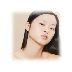 Giorgio Armani Beauty Make Up-Giorgio Armani - Designer Lift Foundation - The First Invisible Modeling Foundation - Luxury - Avvenice
