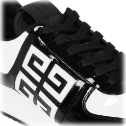 Givenchy Shoes-- Shoes Low Sneakers White and Black - Exclusive Luxury Collection - Avvenice