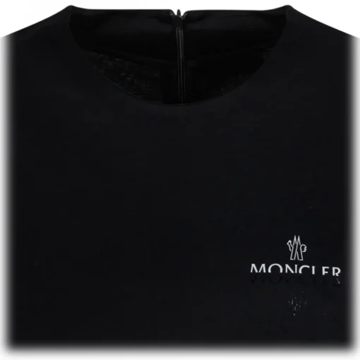 Moncler T-shirt-- Black Cotton Jersey Logo T-Shirt - Exclusive Luxury Collection - Avvenice