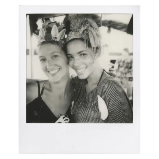 Polaroid Originals Photo & Video-- B&W Film for i-Type - Classic White Frame - Film for i-Type Cameras - OneStep 2 - Avvenice
