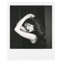 Polaroid Originals Photo & Video-- B&W Film for i-Type - Classic White Frame - Film for i-Type Cameras - OneStep 2 - Avvenice