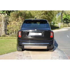 Superior Car Rental Supercar-- Rolls-Royce Cullinan - Exclusive Luxury Rent - Avvenice