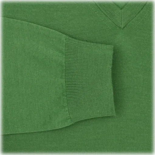 Viola Milano Knitwears-- Cashmere V-Neck Sweater - Apple - Handmade in Italy - Luxury Exclusive Collection - Avvenice