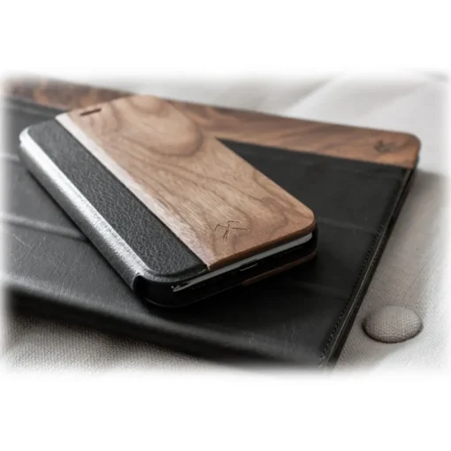 Woodcessories Case-- Eco Wallet Flip Cover - Real Wood and Leather - Walnut - iPhone XR - Eco Case - Flip Collection - Avvenice